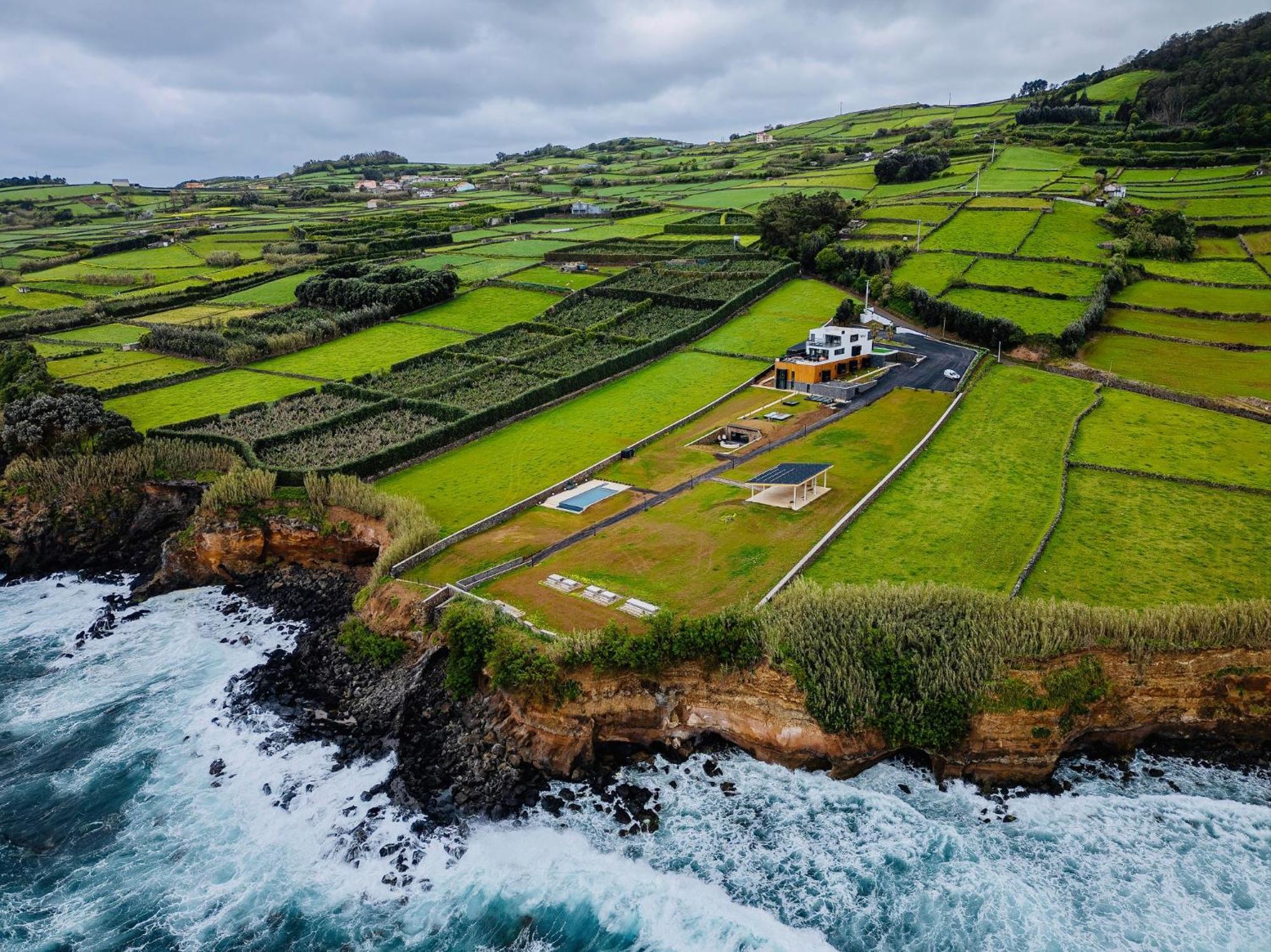 Xhale Azores Angra do Heroísmo Buitenkant foto